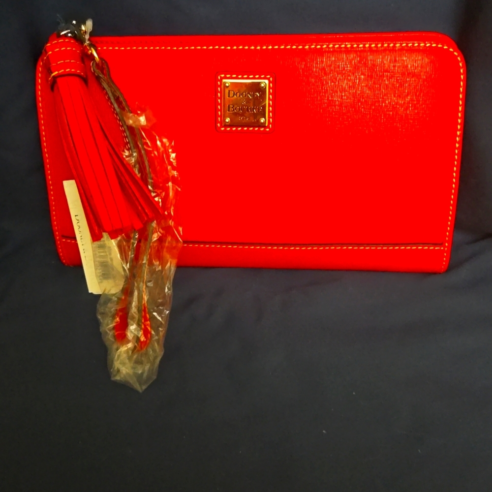 Dooney & Bourke 1975